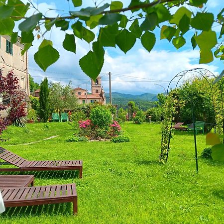 Monti Guesthouse Monti di Licciana Nardi Екстериор снимка
