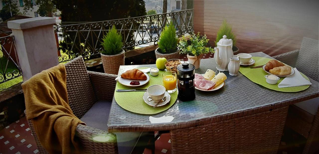 Monti Guesthouse Monti di Licciana Nardi Екстериор снимка