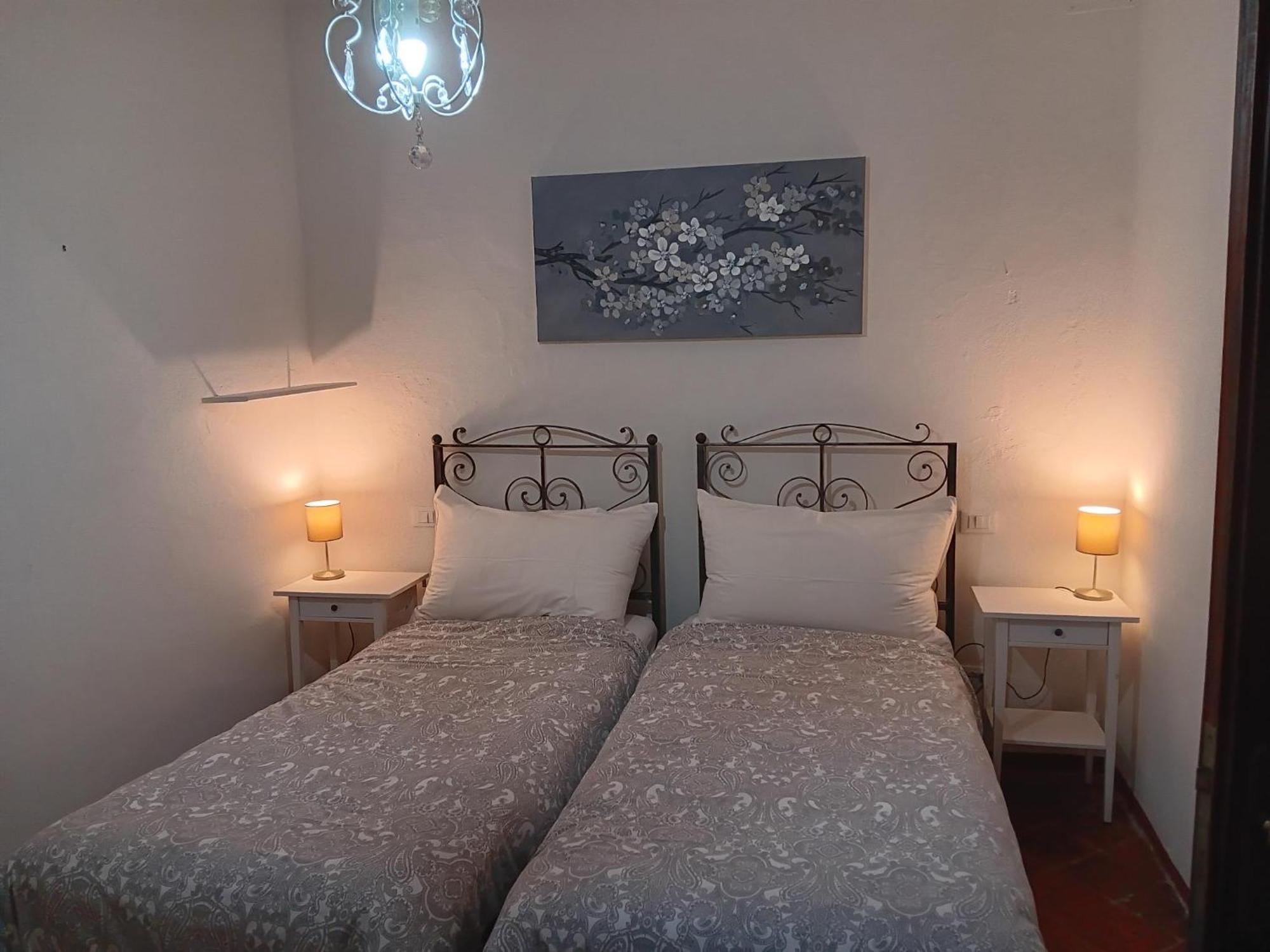 Monti Guesthouse Monti di Licciana Nardi Екстериор снимка
