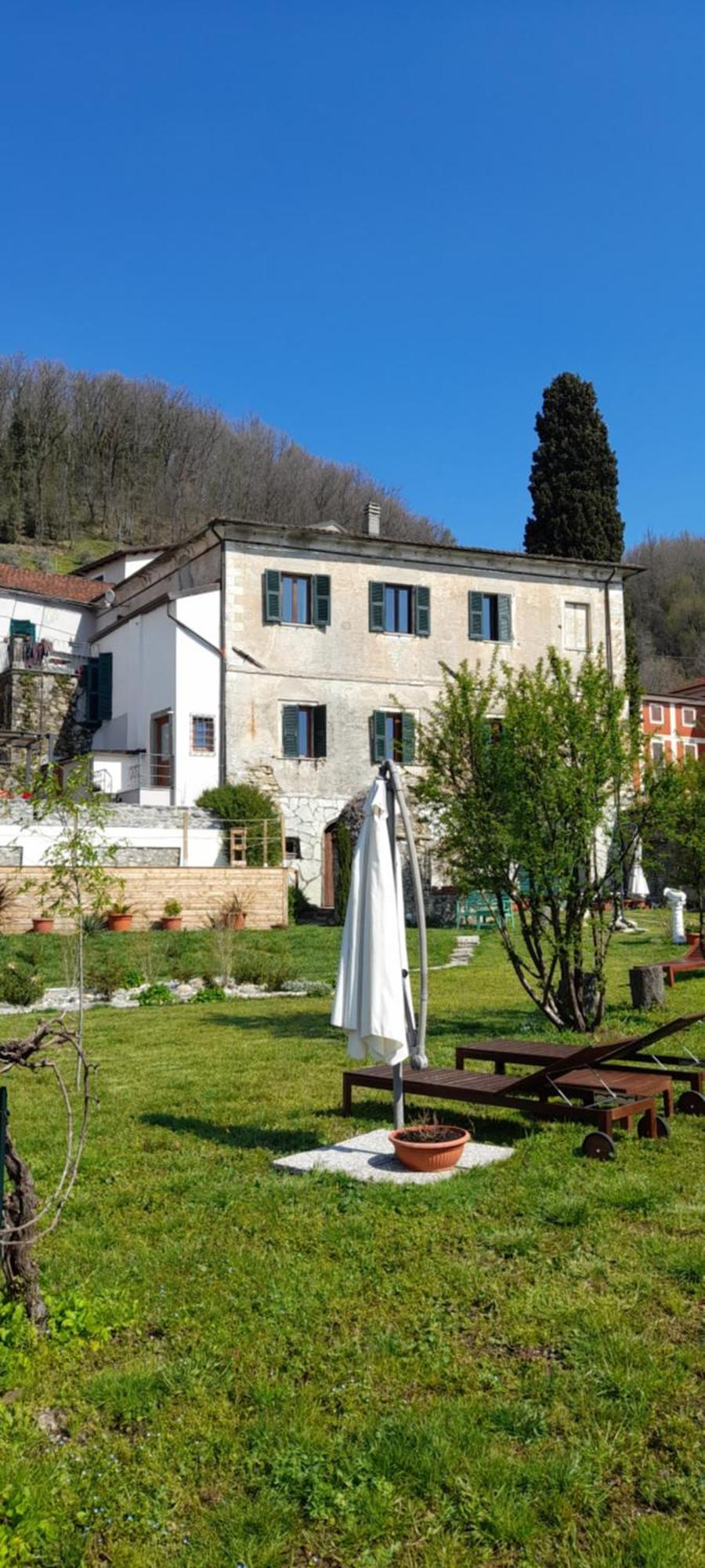 Monti Guesthouse Monti di Licciana Nardi Екстериор снимка