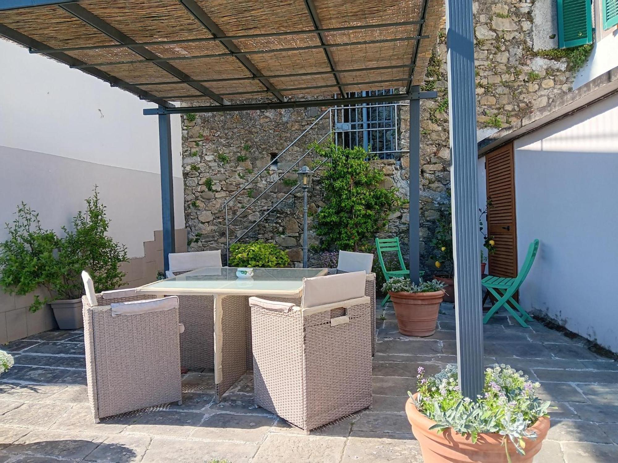 Monti Guesthouse Monti di Licciana Nardi Екстериор снимка