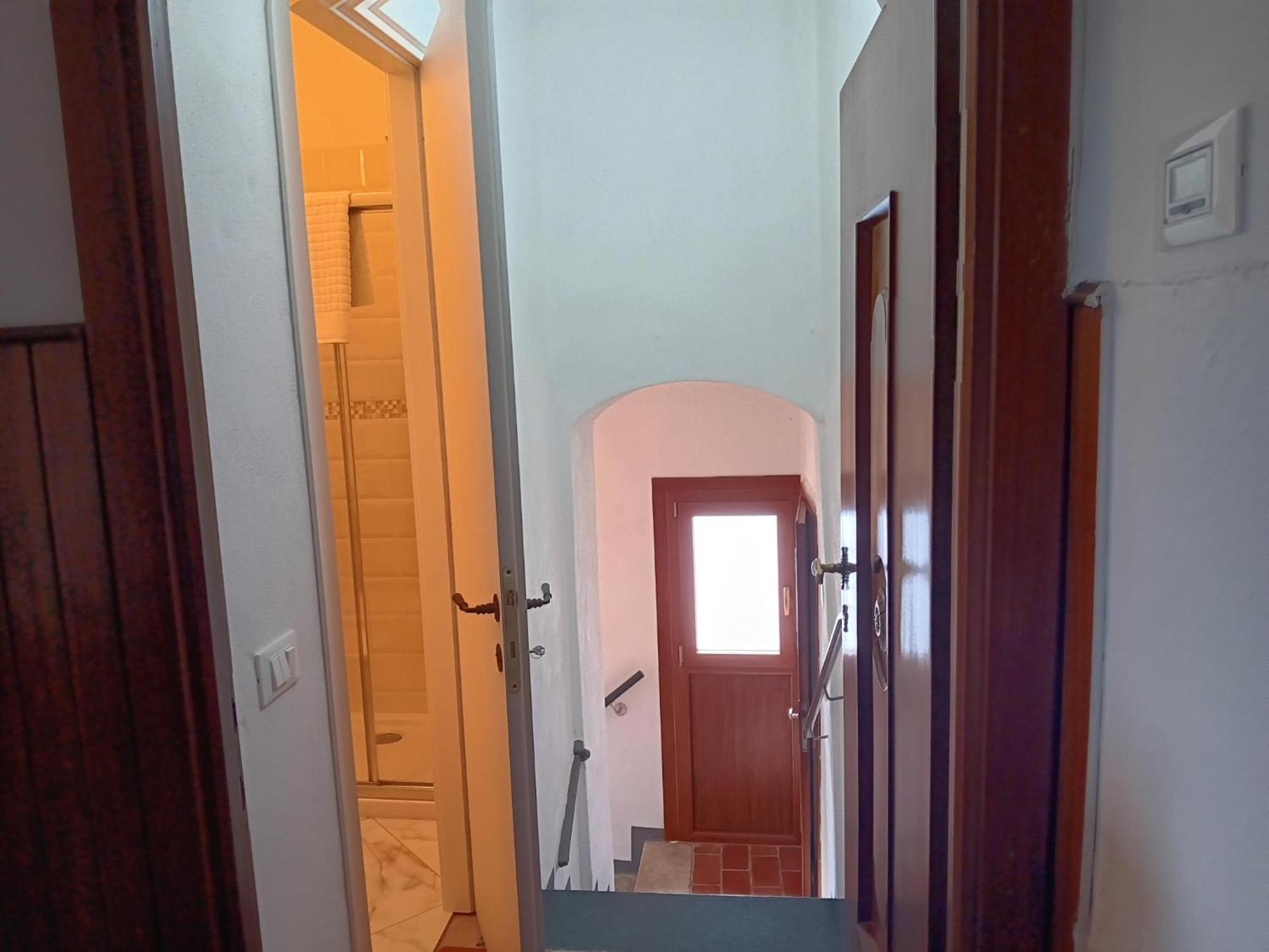 Monti Guesthouse Monti di Licciana Nardi Екстериор снимка