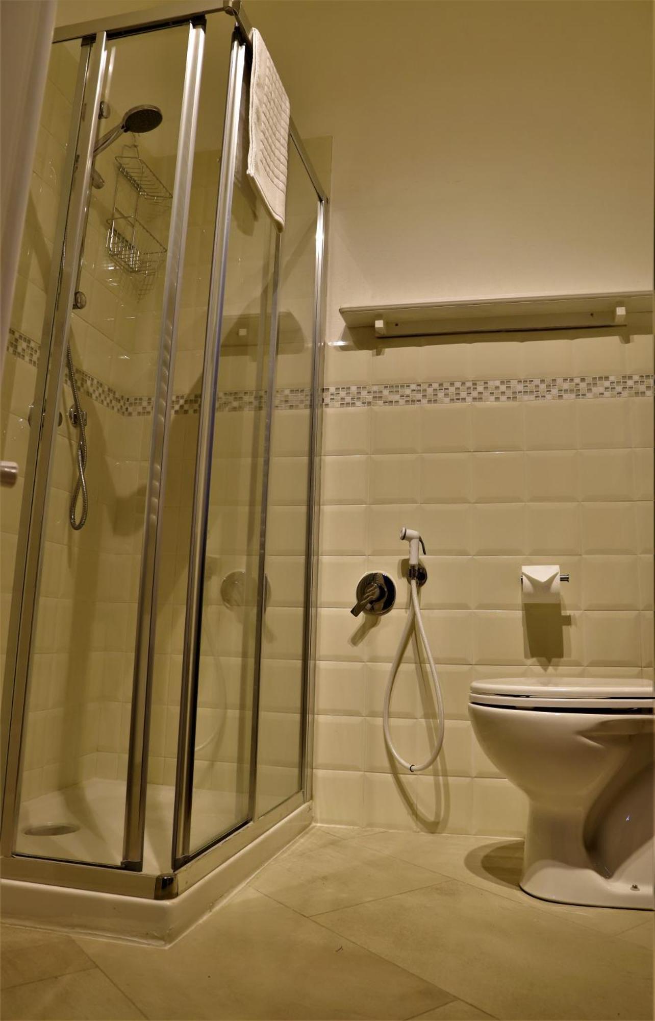 Monti Guesthouse Monti di Licciana Nardi Екстериор снимка